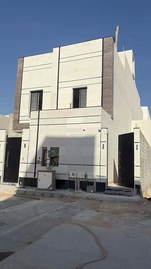 5 bedroom floor in Al Janadriyah 4