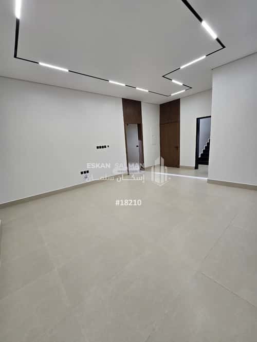 5 bedroom floor in Al Maizilah 1