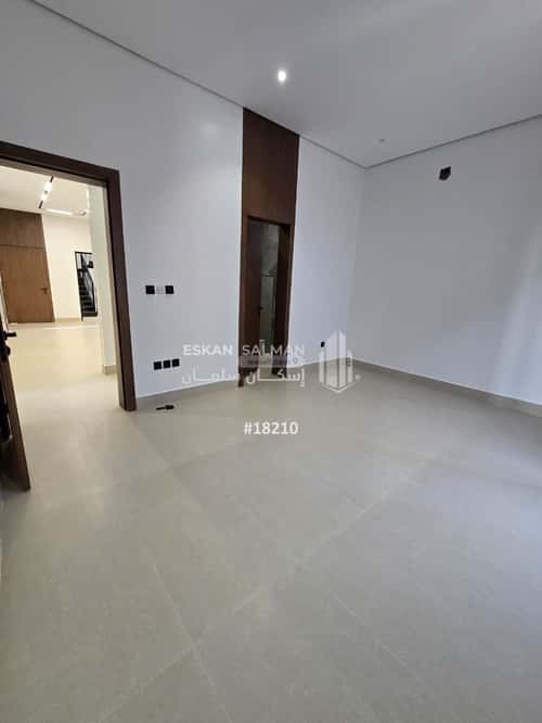 5 bedroom floor in Al Maizilah 5