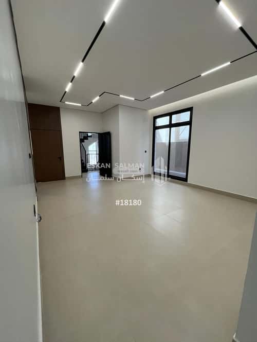 5 bedroom floor in Al Maizilah 9