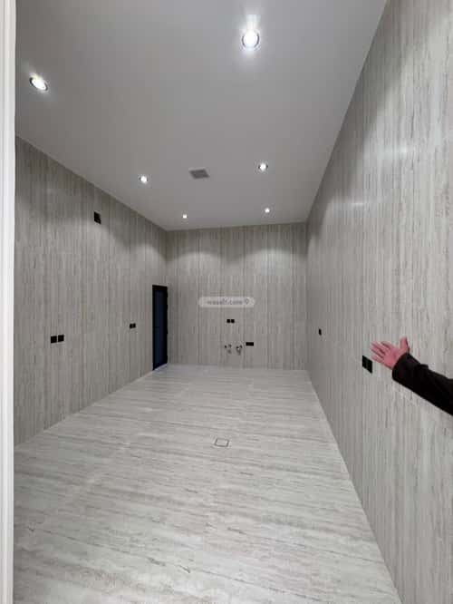 5 bedroom villa in Al Mahdiyyah 2