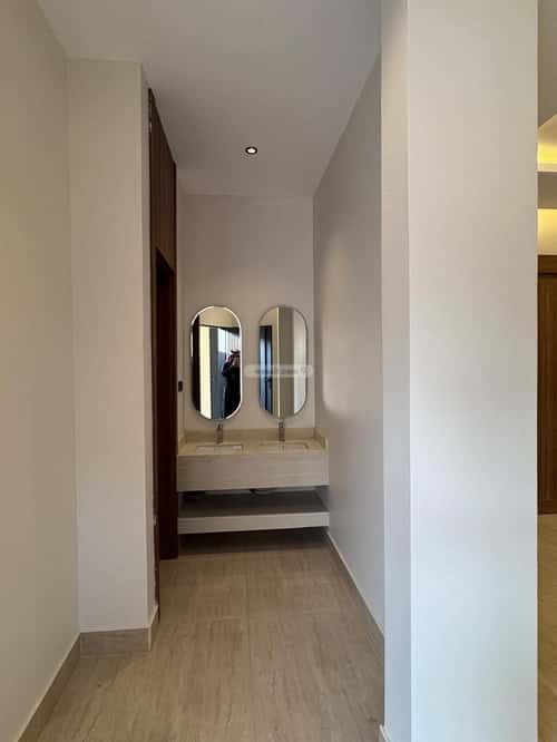 5 bedroom villa in Al Mahdiyyah 1