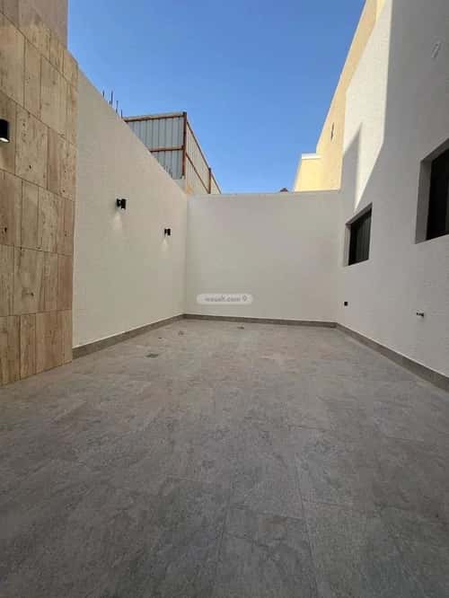 4 bedroom villa in Al Mahdiyyah 1