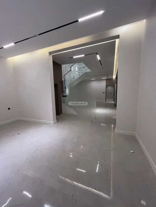 4 bedroom villa in Al Mahdiyyah 3