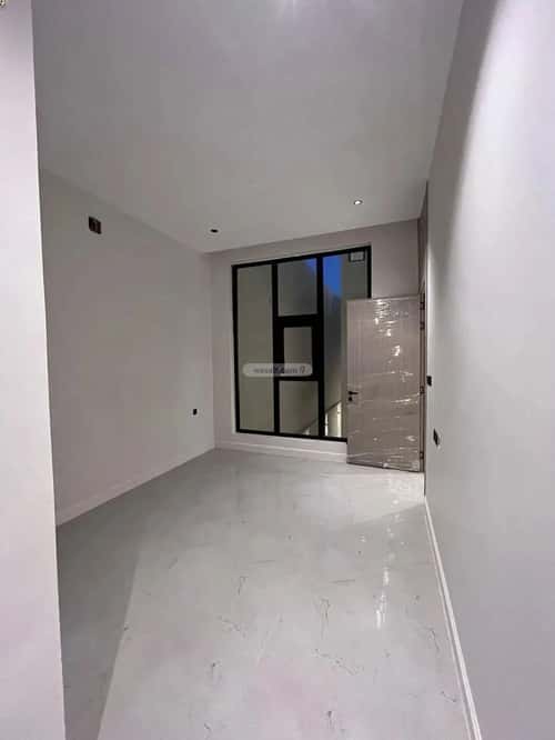 4 bedroom villa in Al Mahdiyyah 2