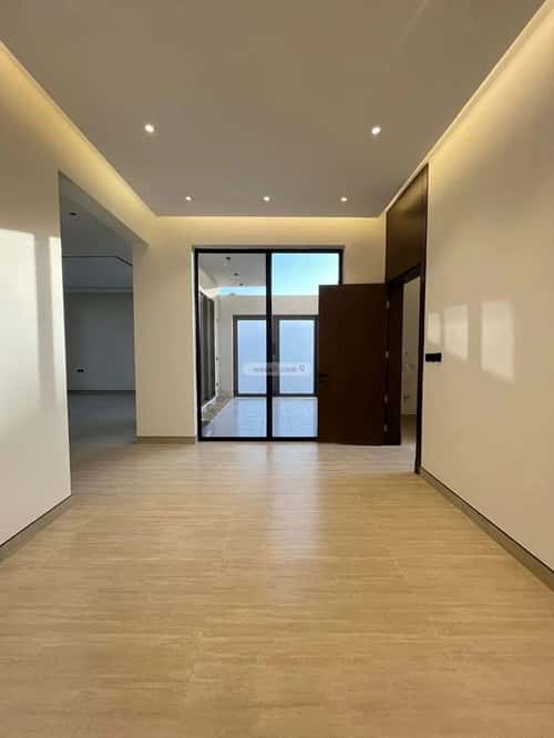 5 bedroom villa in Al Mahdiyyah 4