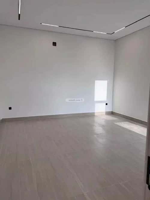 5 bedroom villa in Al Mahdiyyah 2