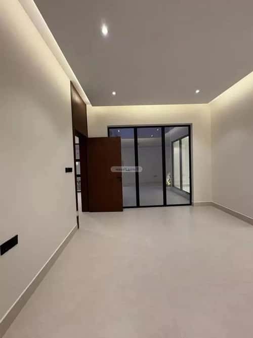 6 bedroom villa in Al Mahdiyyah 2