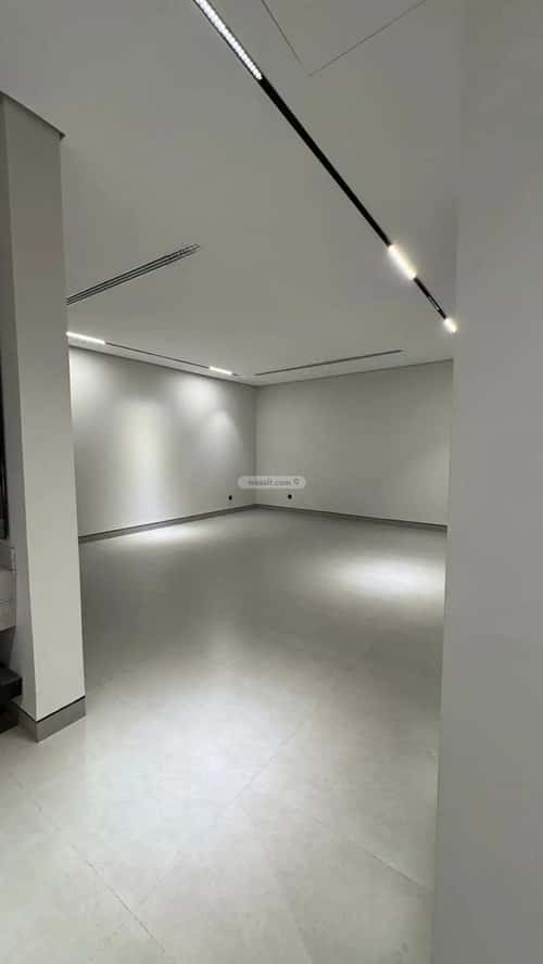 5 bedroom villa in Al Mahdiyyah 2