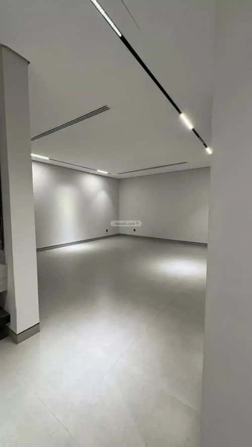 5 bedroom villa in Al Mahdiyyah 4