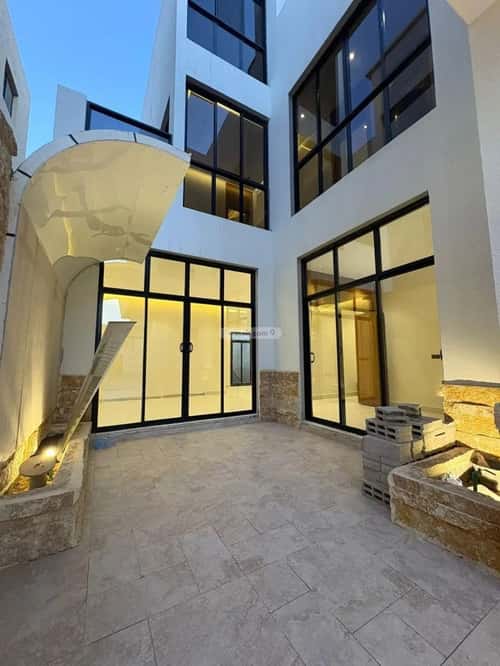 5 bedroom villa in Al Mahdiyyah 4