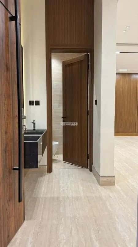 5 bedroom villa in Al Mahdiyyah 4