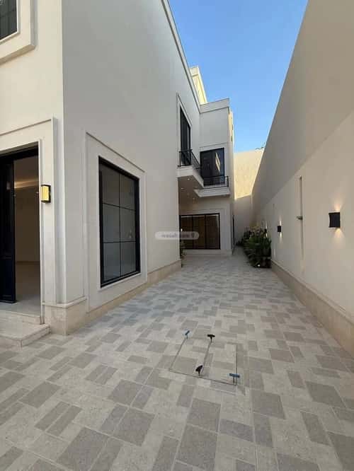 6 bedroom villa in Al Mahdiyyah 3