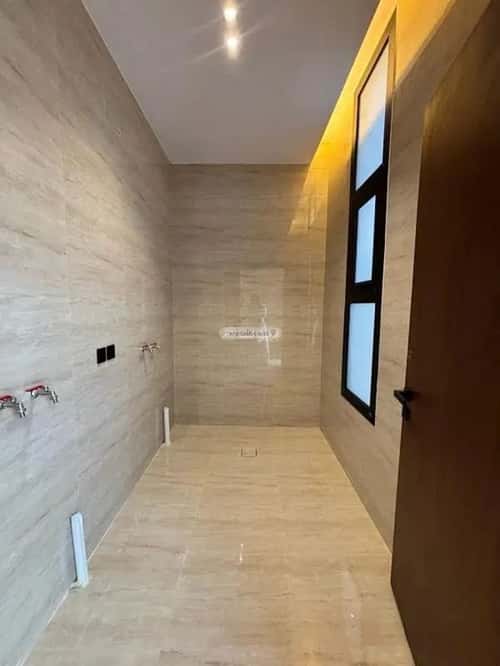 4 bedroom villa in Al Mahdiyyah 1