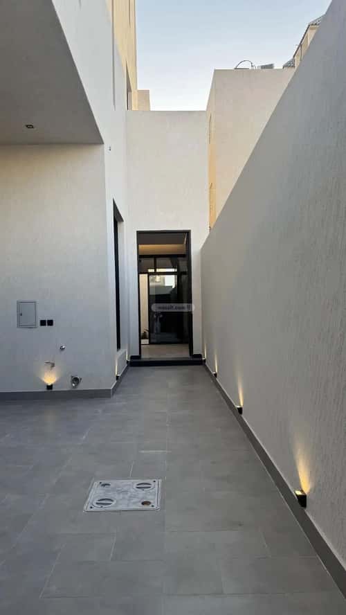 4 bedroom villa in Al Mahdiyyah 3