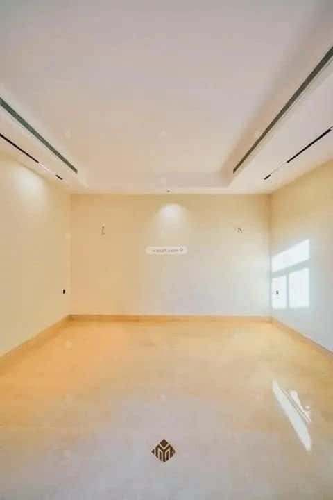 5 bedroom villa in Al Mahdiyyah 4