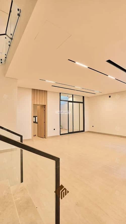 5 bedroom villa in Al Mahdiyyah 2