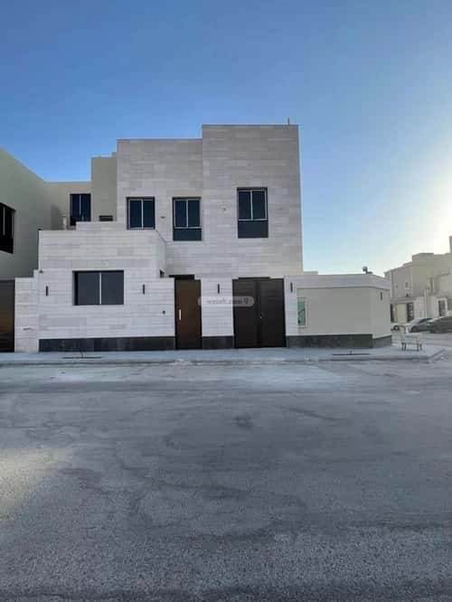 5 bedroom villa in Al Mahdiyyah 1