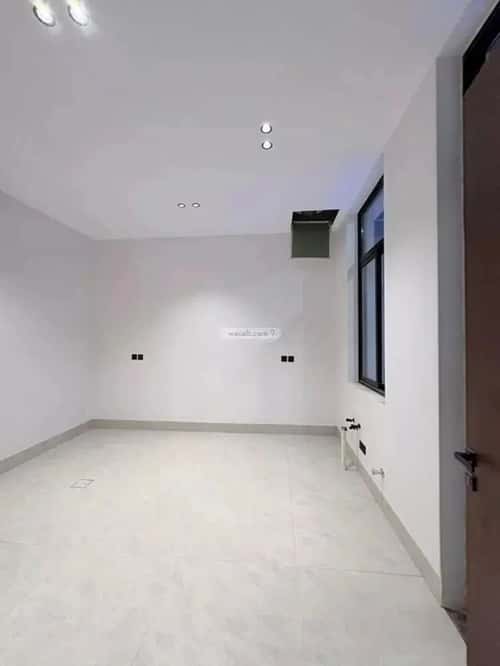 5 bedroom villa in Al Mahdiyyah 4