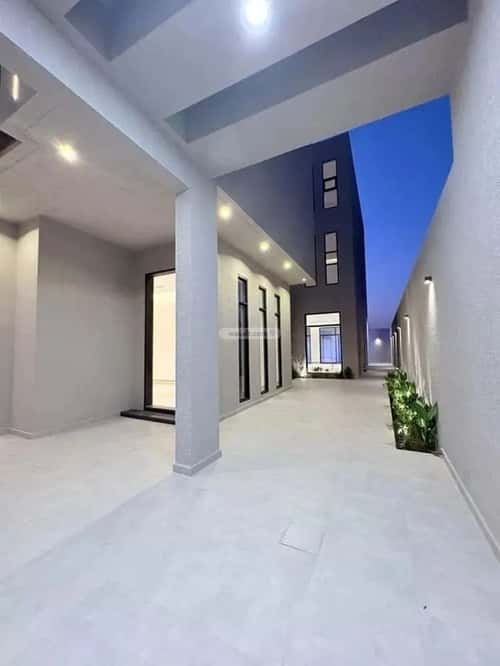 5 bedroom villa in Al Mahdiyyah 2