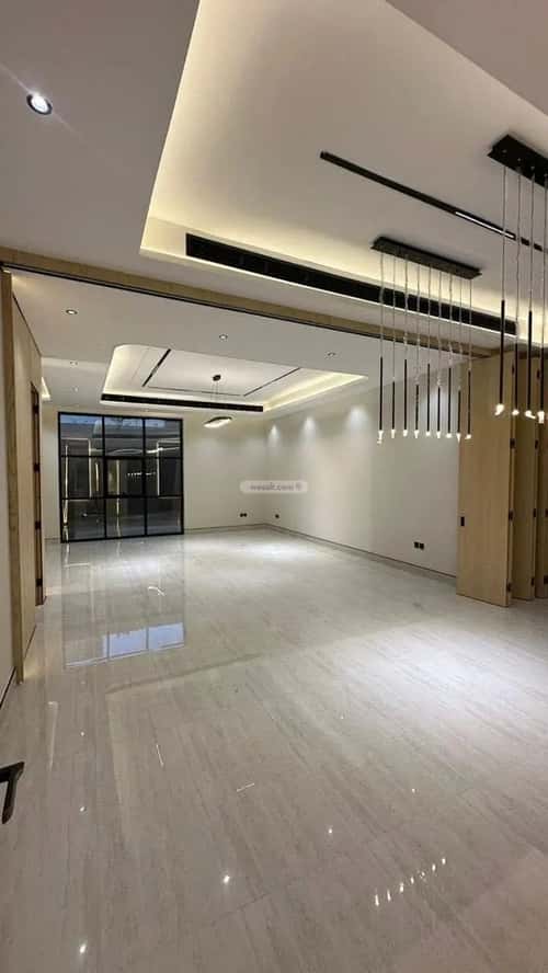 5 bedroom villa in Al Mahdiyyah 4