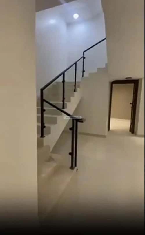 فيلا 8 غرف في الزهرة 3