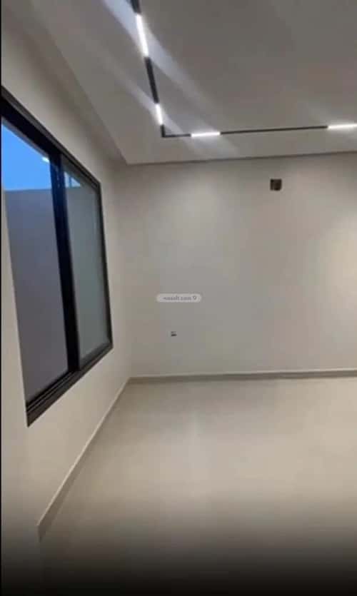 فيلا 8 غرف في الزهرة 5