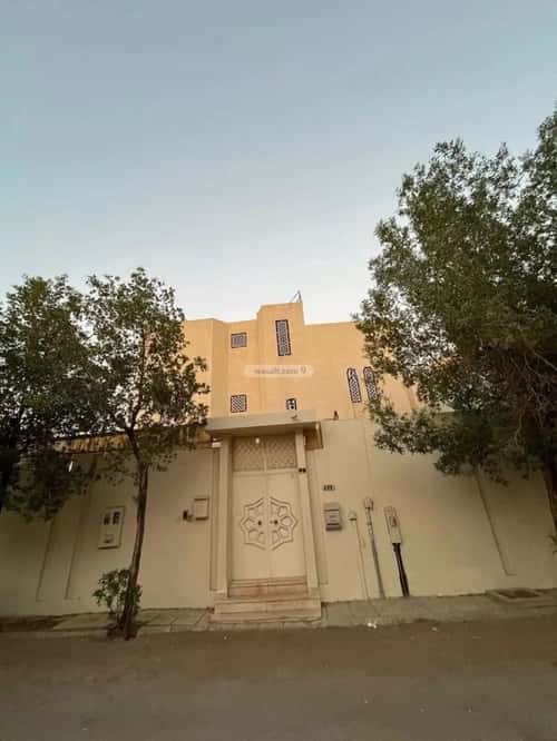 فيلا 8 غرف في العريجاء الأوسط 8
