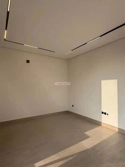 5 bedroom villa in Al Mahdiyyah 2