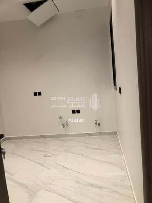 6 bedroom floor in Al Maizilah 3