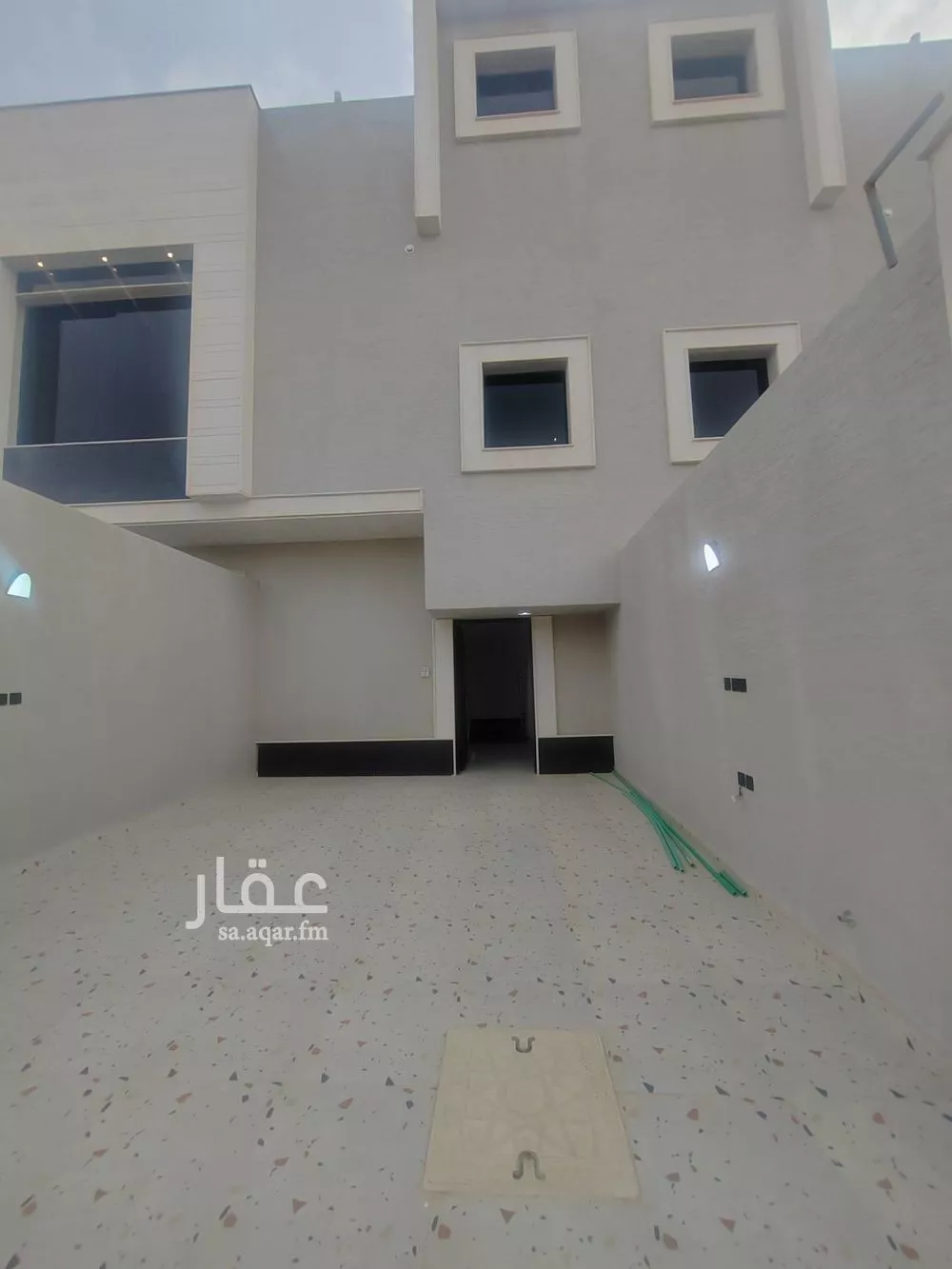 3 bedroom floor in Dhahrat Al Badiah 4