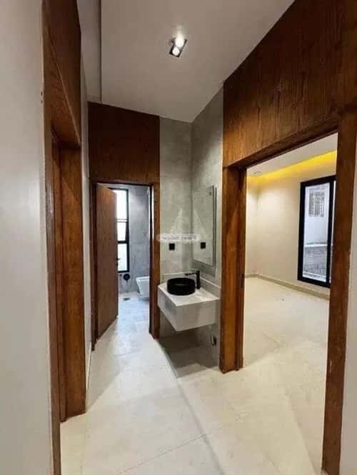 8 bedroom floor in Tuwaiq 7