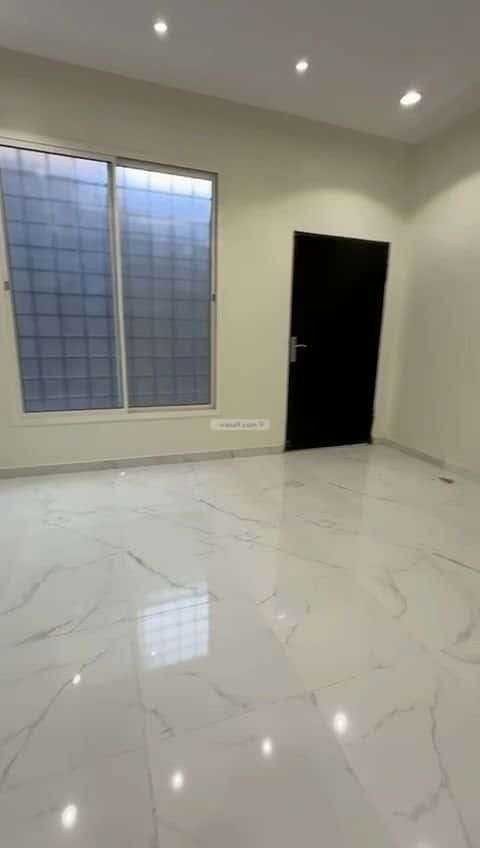 7 bedroom villa in Al Bayan 2