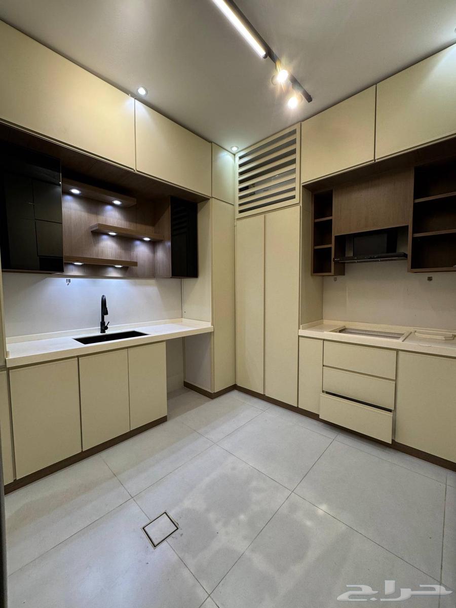 شقة 5 غرف في الصوارى 2