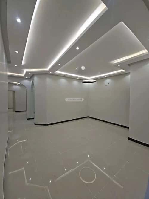 5 bedroom floor in Al Janadriyah 3