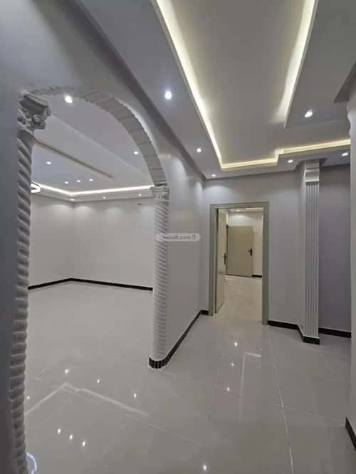 5 bedroom floor in Al Janadriyah 3