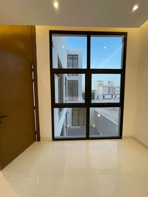 6 bedroom villa in Al Mahdiyyah 2