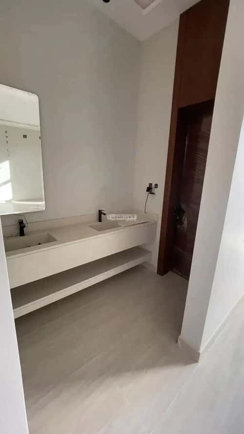 فيلا 7 غرف في المهدية 5