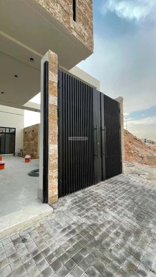 5 bedroom villa in Al Mahdiyyah 4