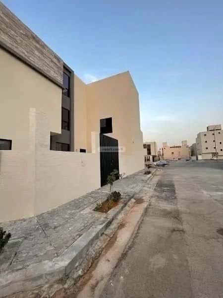 6 bedroom villa in Al Mahdiyyah 3