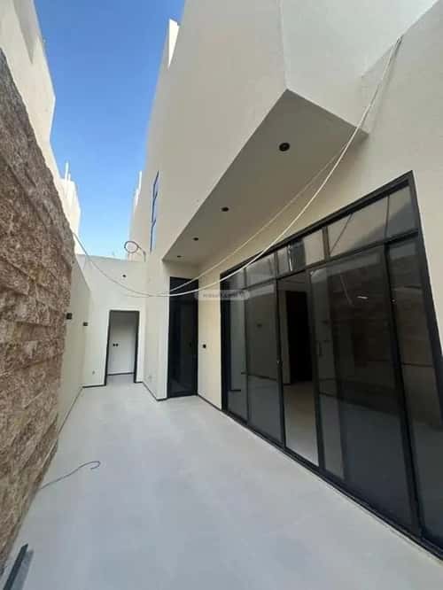 6 bedroom villa in Al Aridh 4