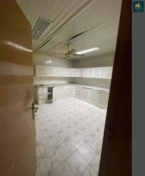 9 bedroom villa in Al Zahrah 6