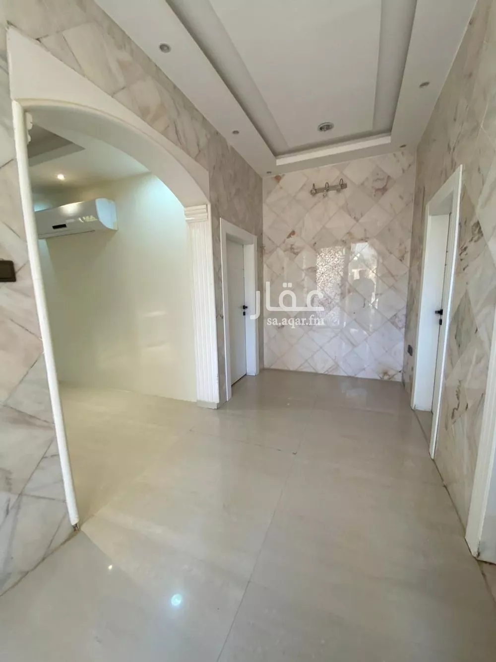 فيلا 3 غرف في الملك فهد 5