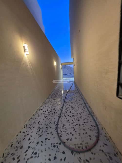 5 bedroom floor in Taibah 1