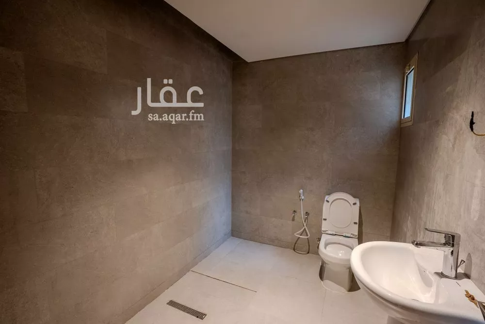 4 bedroom apartment in An Nawras, Eastern Province 17