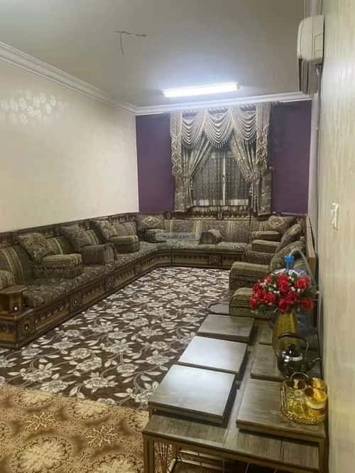 6 bedroom apartment in Al Aziziyah 2
