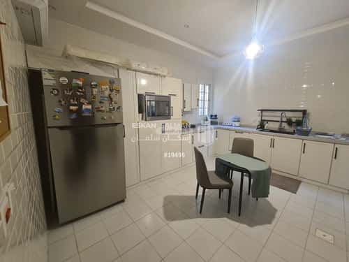 7 bedroom villa in Al Khumrah 2