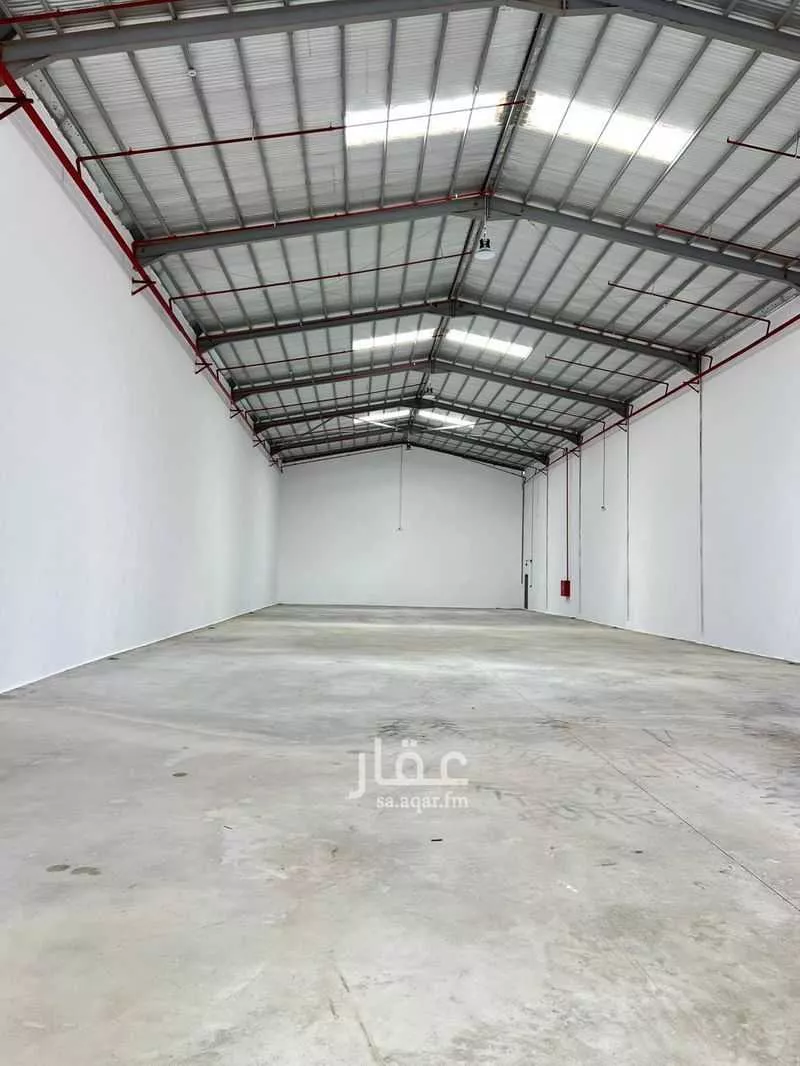 مستودع 3000 م² في بنبان 6
