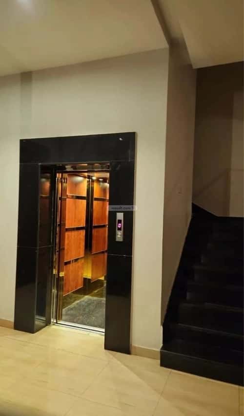 فيلا 4 غرف في العارض 5