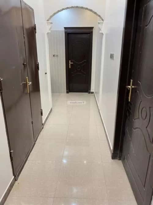 8 bedroom villa in Al Awali 4